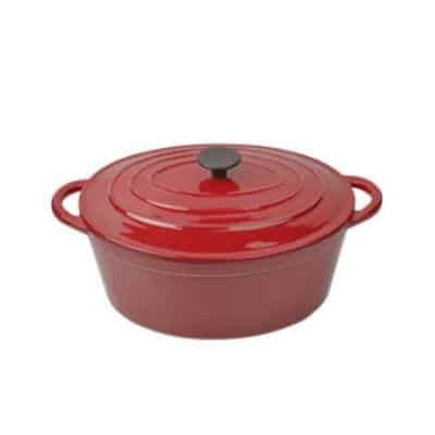 Remember mom's good stew which was served with rice and vegetables? Or rump roast? To cook it requires a roasting dish. A classic casserole is very useful. In it, you can cook both stews or oven fried chicken. The pot keeps warm long, and therefore provides a more energy efficient cooking. 