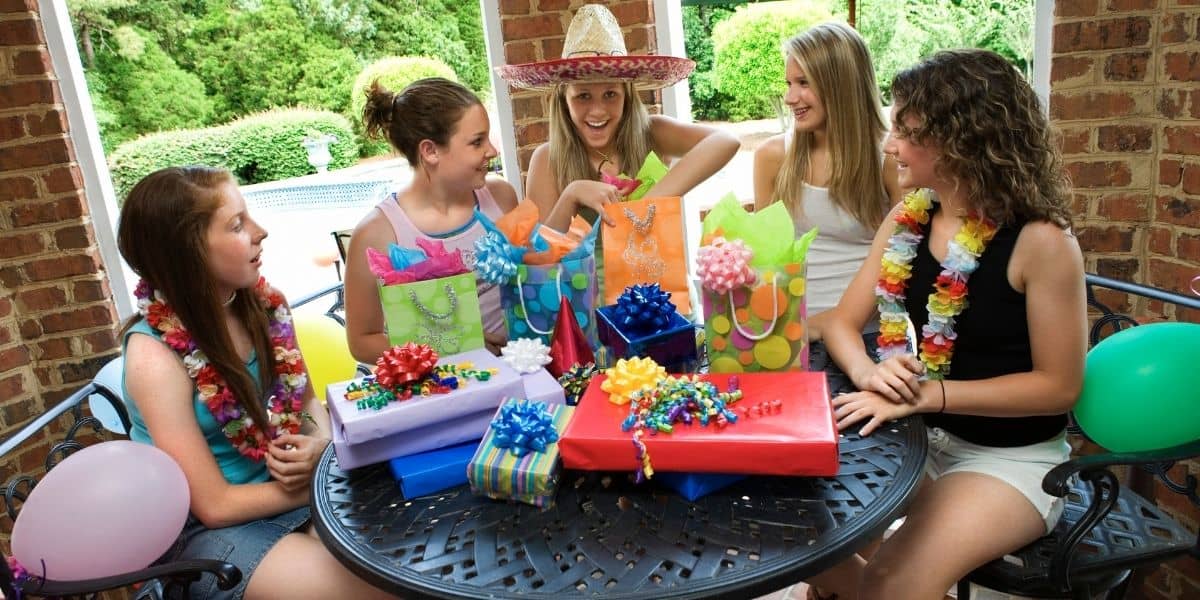 Teenage Birthday Party Ideas – 30 Cool Themes