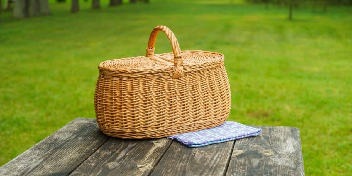 How to Make a Picnic Basket? 14 Fun Ideas