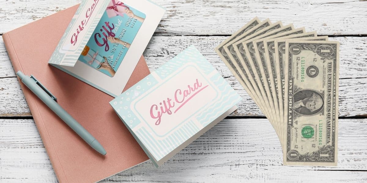 Is it Better to Give Cash or a Gift Card?
